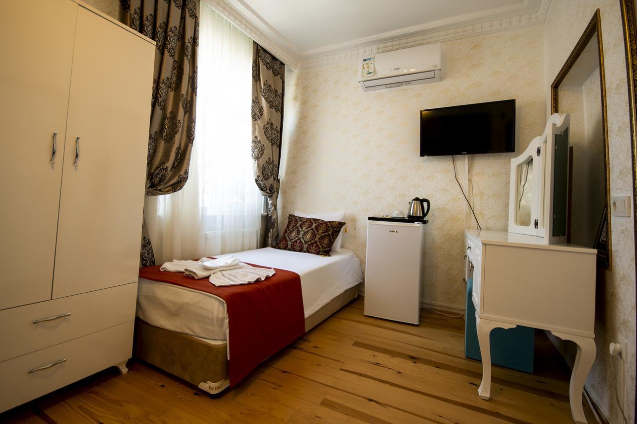 Paris Garden Bed & Breakfast Istanboel